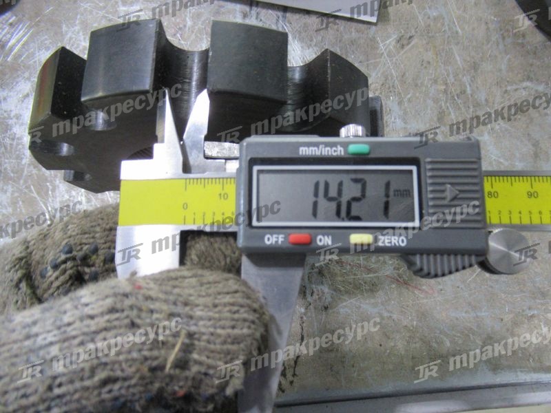 Гайка вала привода 85513040
