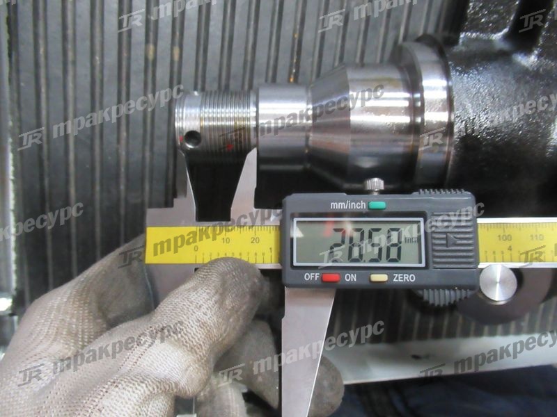 Кулак поворотный левый 3EA-24-52222