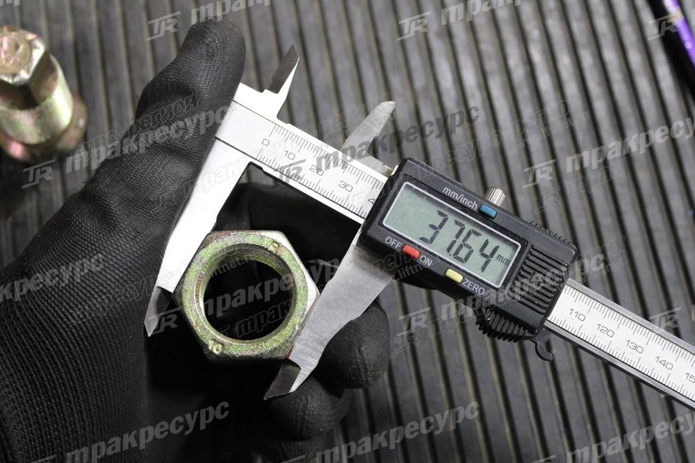 Шпилька ведущего моста HELI CPCD50/60/70