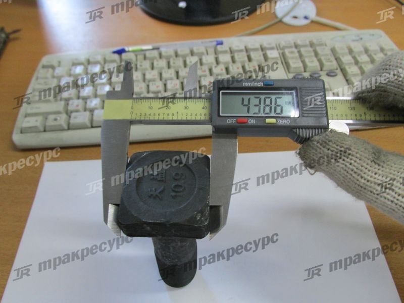 Болт крепления заднего моста XG955