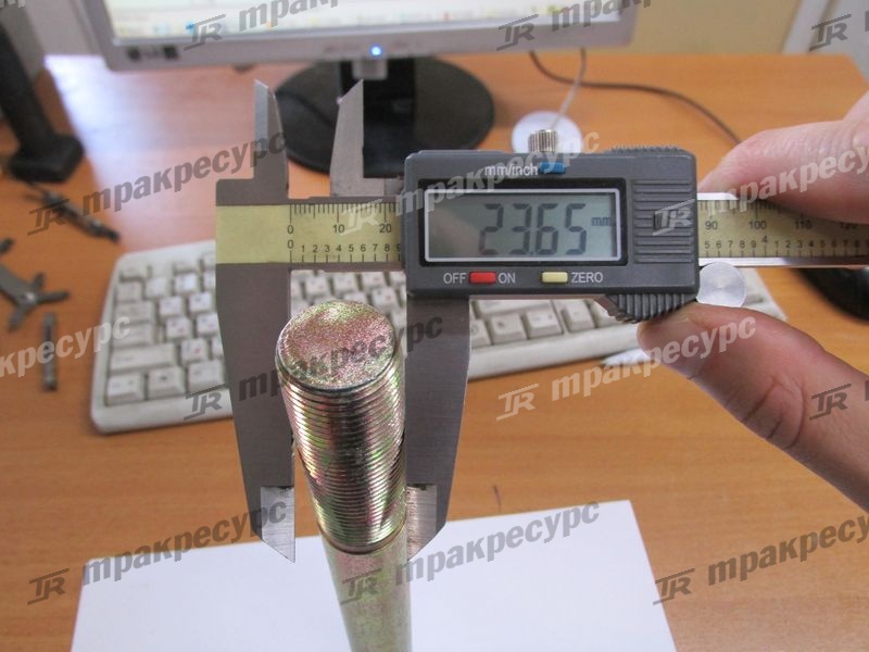 Болт крепления переднего моста XG955