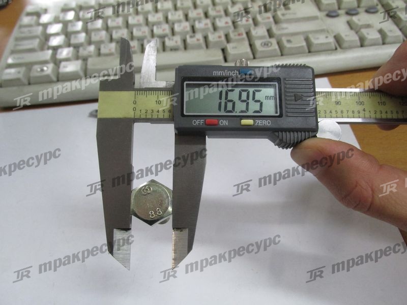 Болт 01103-10045