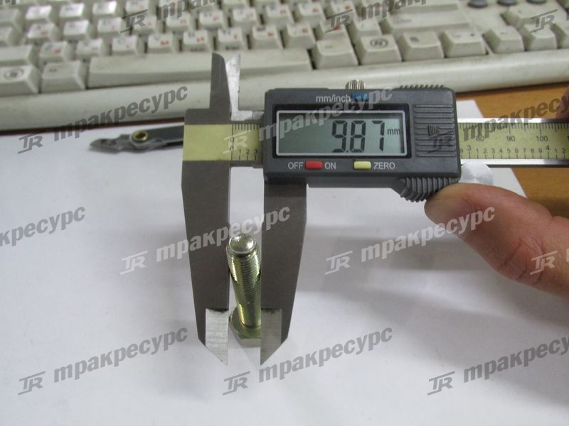 Болт 01103-10045