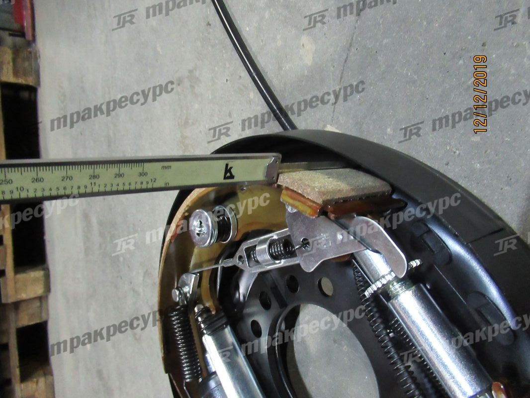 Сервотормоз левый 37B-1BR-5110