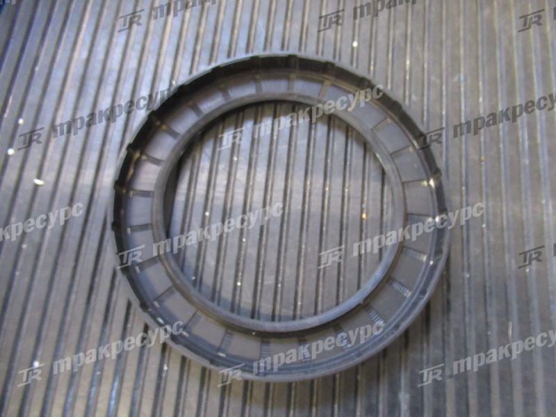 Сальник ступицы внутр ведущего моста HG4-692-67-G00/PD160x115x14