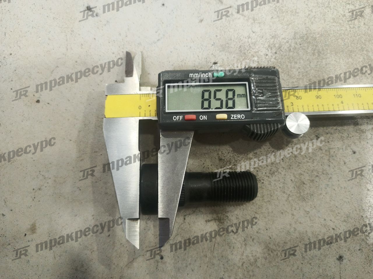 Болт 43824-30510-71