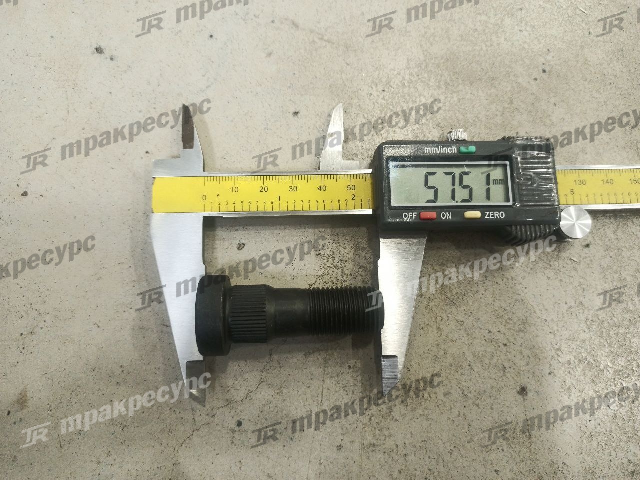 Болт 43824-30510-71