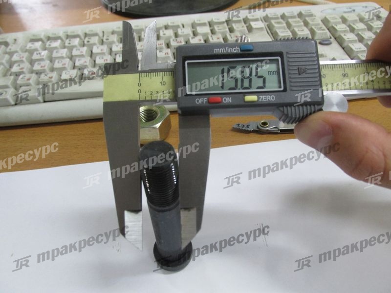 Болт 42483-23420-71