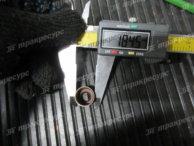 Колпачок маслоотражательный 4RMG-22