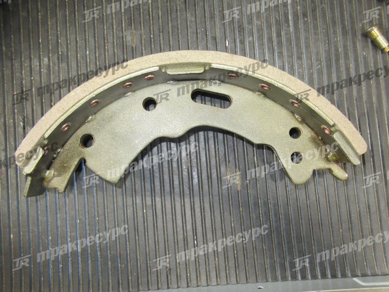 Колодка тормозная правая 47460-30510-71