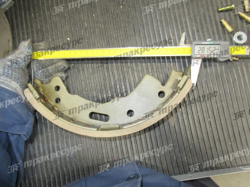 Колодка тормозная правая 47460-30510-71