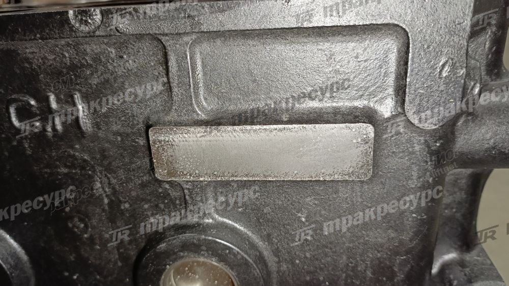 Блок цилиндров двигателя YM729903-01560
