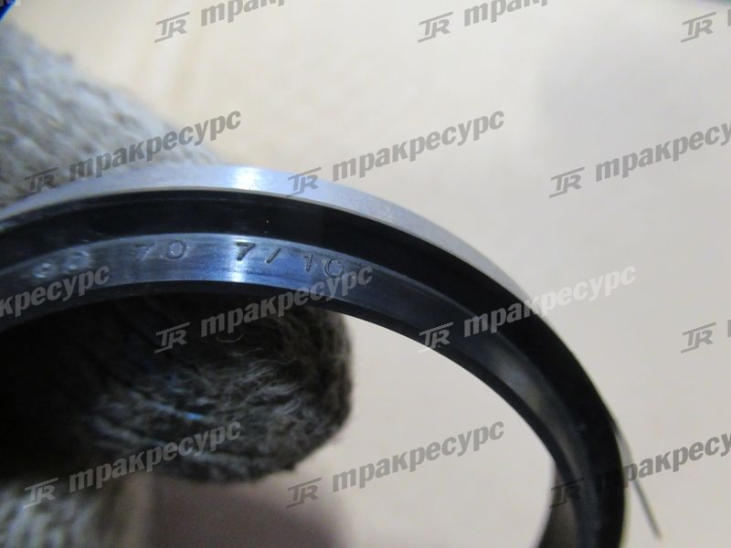 Ремкомплект гидроцилиндра заднего ковша 204175018