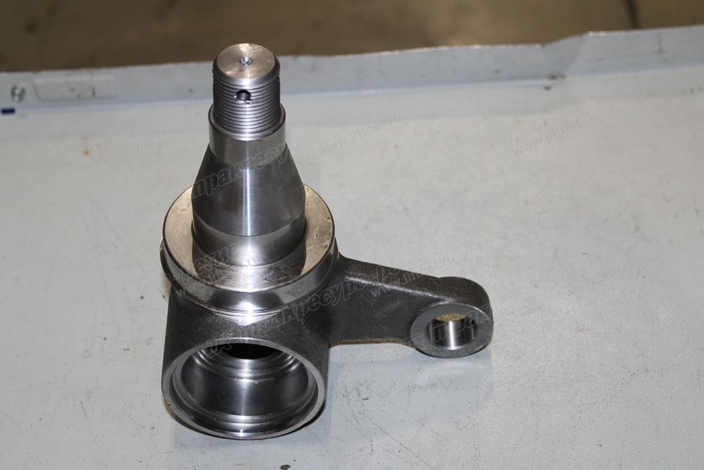 Кулак поворотный левый G27Z4-33311