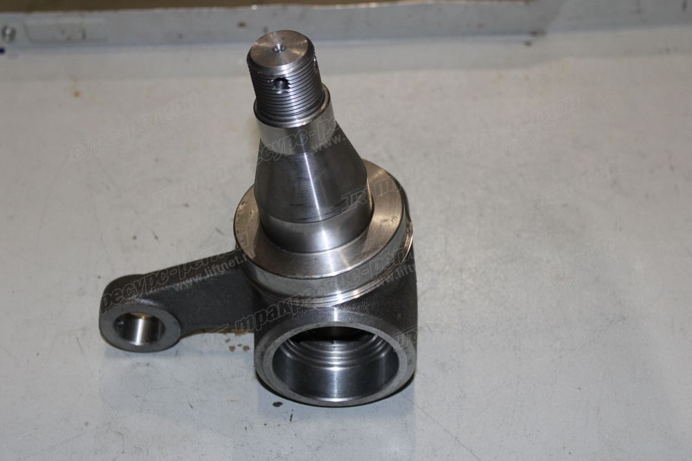 Кулак поворотный левый G27Z4-33311