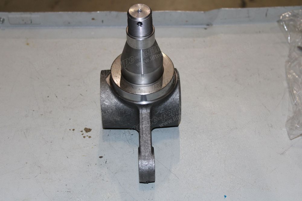 Кулак поворотный левый G27Z4-33311