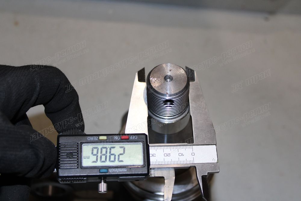 Кулак поворотный левый G27Z4-33311