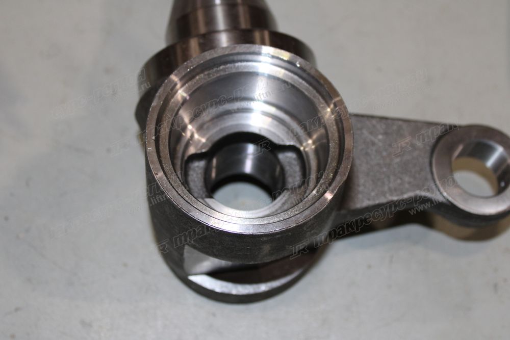 Кулак поворотный левый G27Z4-33311
