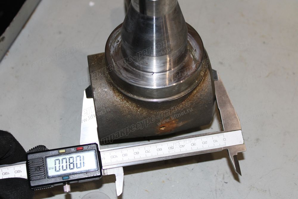 Кулак поворотный правый G27Z4-33301
