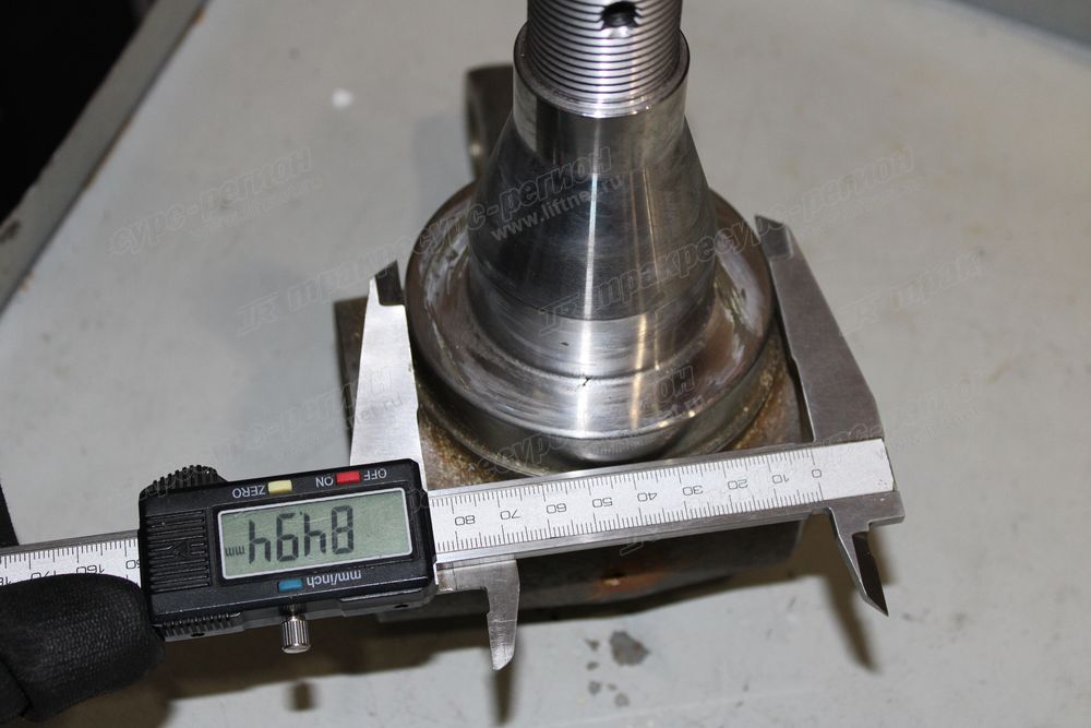 Кулак поворотный правый G27Z4-33301