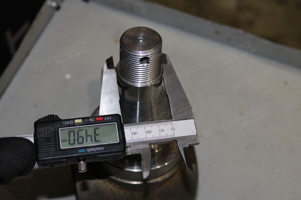 Кулак поворотный правый G27Z4-33301