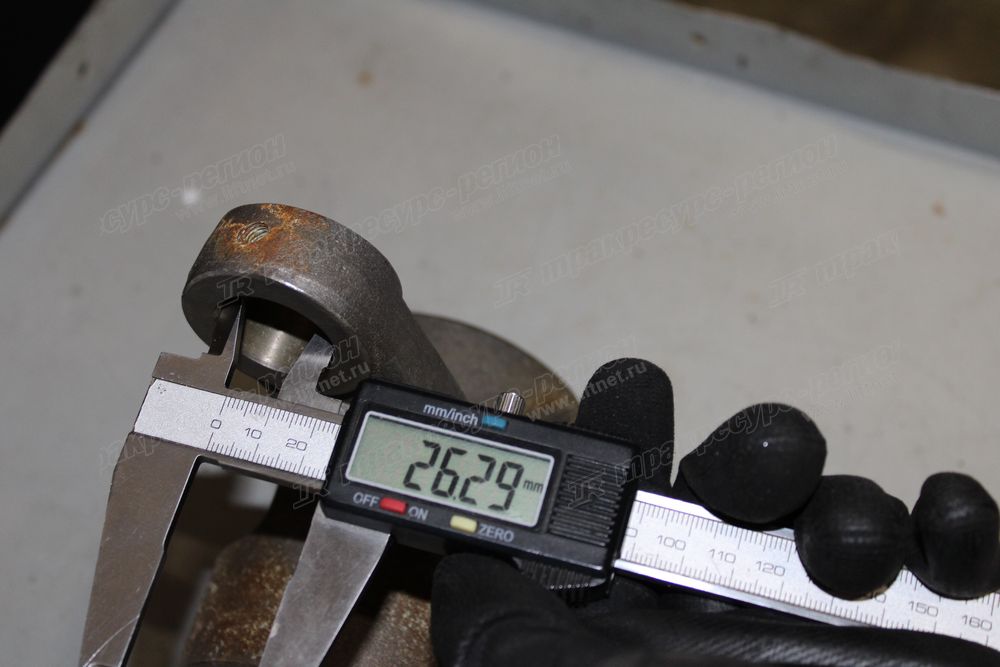 Кулак поворотный правый G27Z4-33301