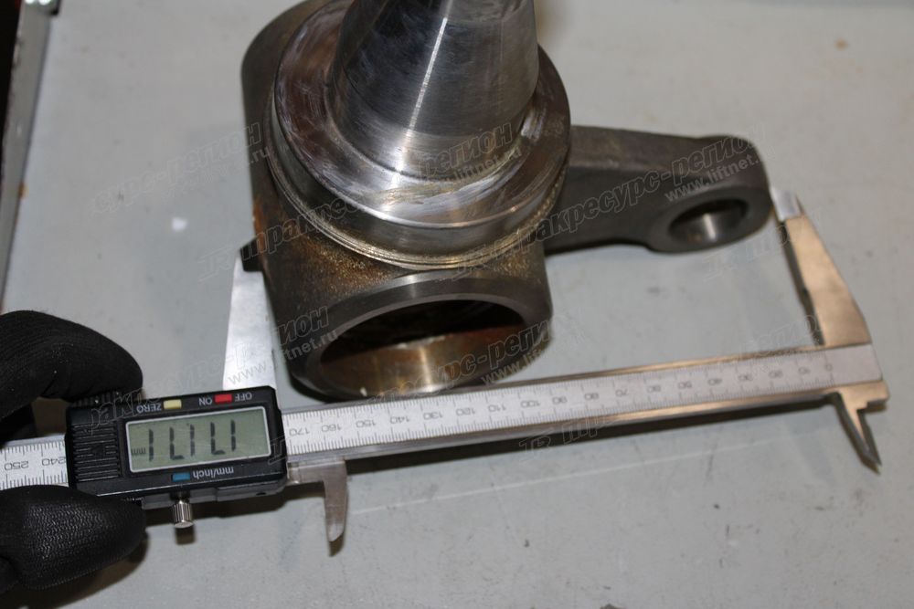 Кулак поворотный правый G27Z4-33301