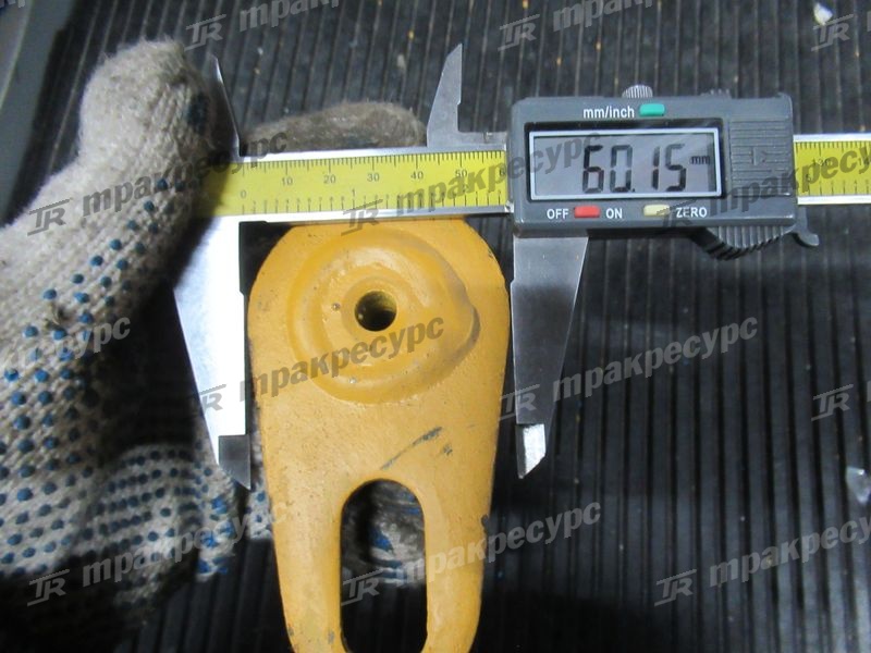 Палец 15D0001