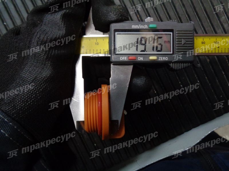 Крышка заливная YM124160-01751