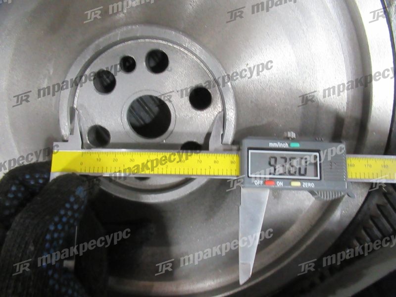 Маховик YM129930-21590