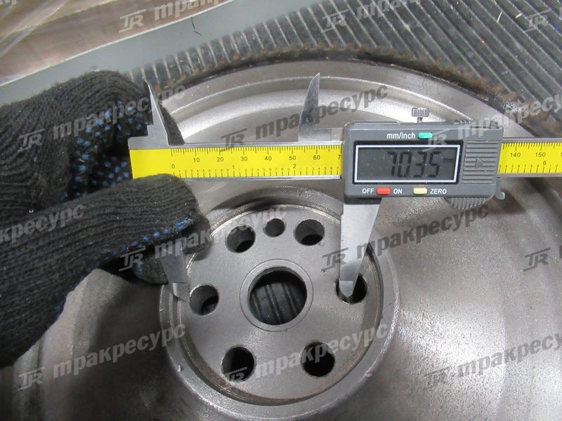 Маховик YM129930-21590