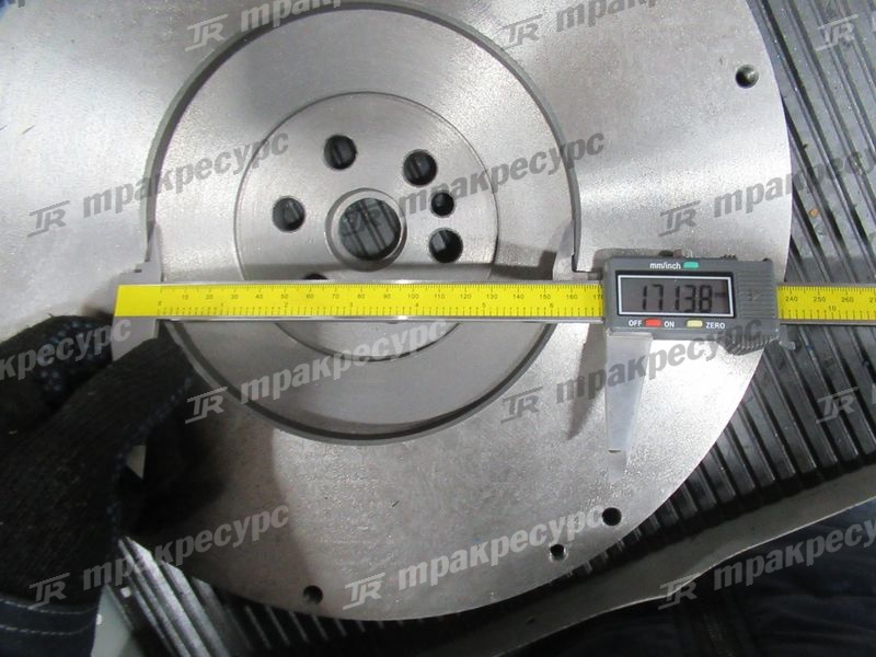 Маховик YM129930-21590