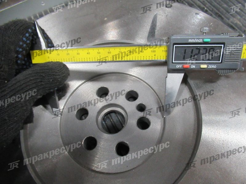Маховик YM129930-21590
