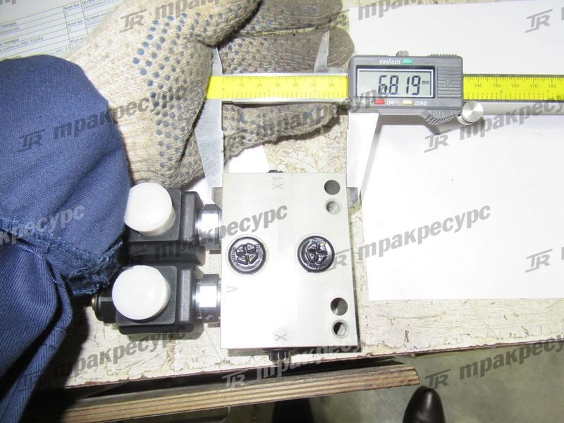 Блок стояночного тормоза и управления 143-10092