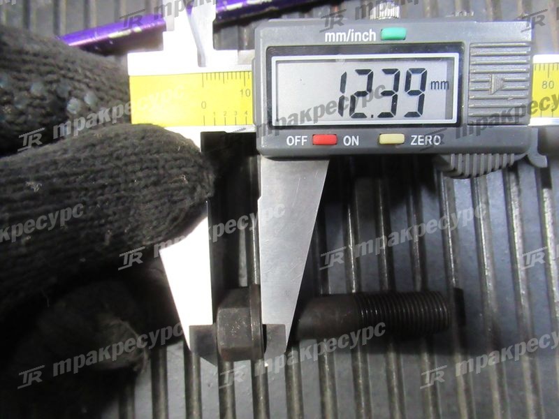 Болт шатунный 490B-04009В
