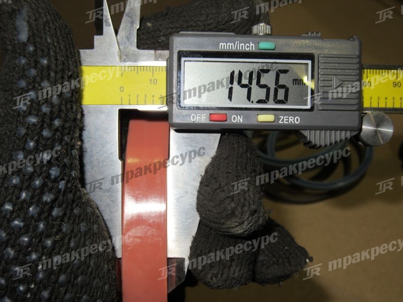 КБЧ цилиндра подъема стрелы 10C1083