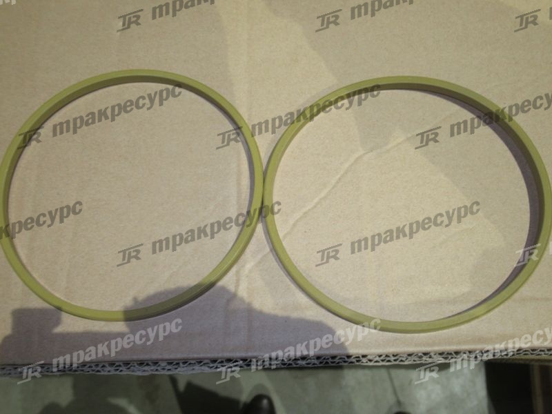 КБЧ цилиндра подъема стрелы 10C1083