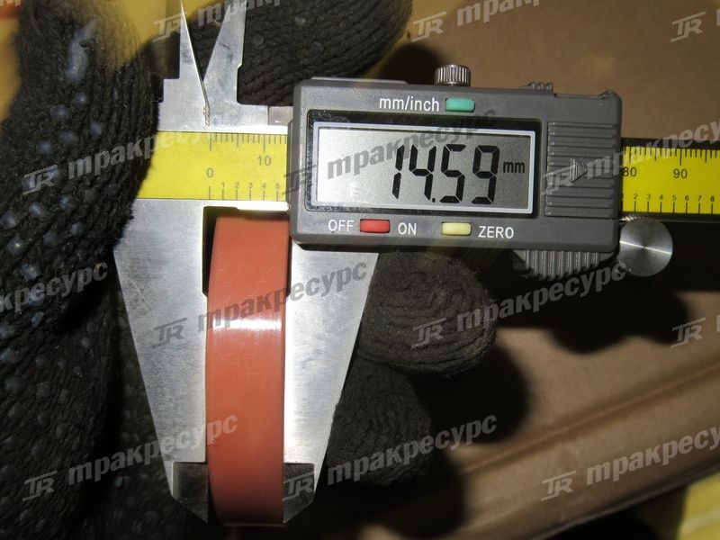 КБЧ цилиндра подъема стрелы 10C1083