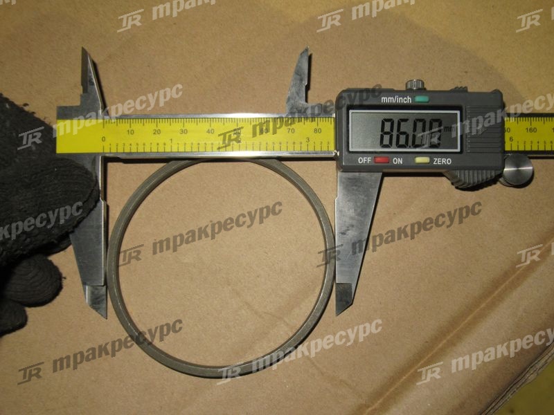 КБЧ цилиндра подъема стрелы 10C1083