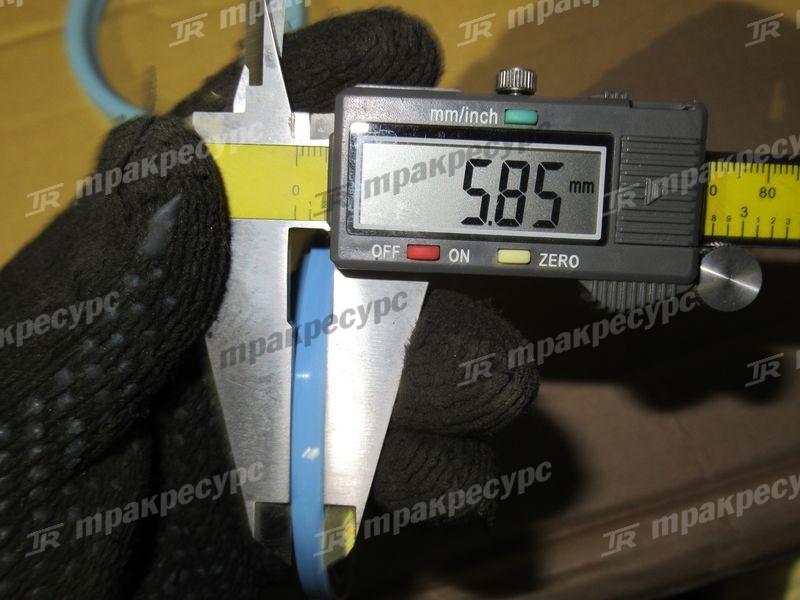 КБЧ цилиндра подъема стрелы 10C1083