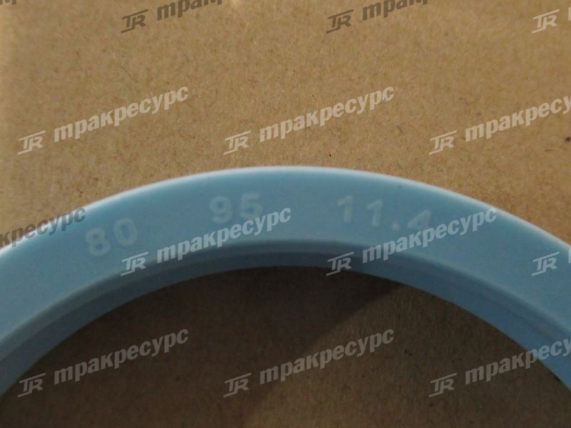 КБЧ цилиндра подъема стрелы 10C1083