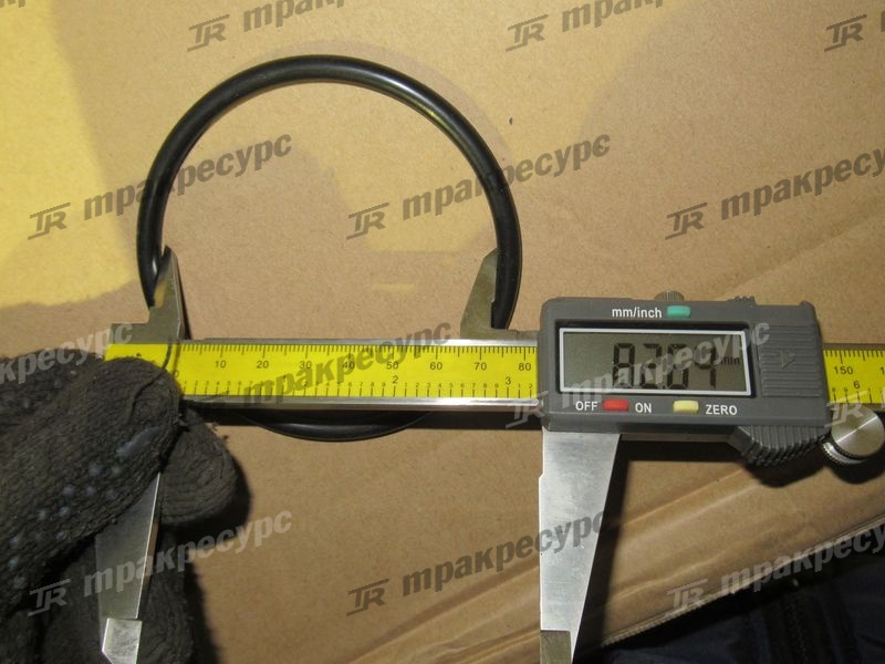 КБЧ цилиндра подъема стрелы 10C1083