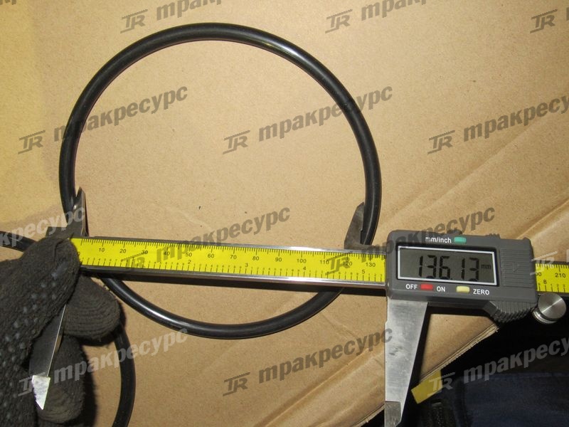 КБЧ цилиндра подъема стрелы 10C1083
