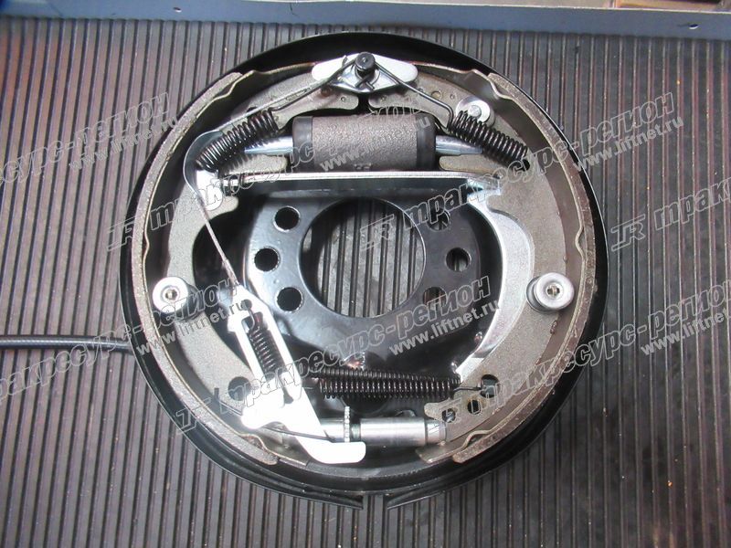 Сервотормоз правый в сборе C1Q01-02501