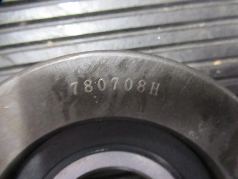 Ролик мачты CKM03-37801