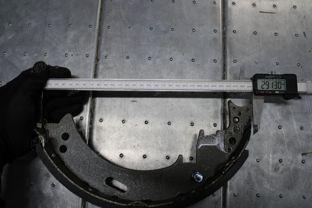 Колодка тормозная C0Q03-24101