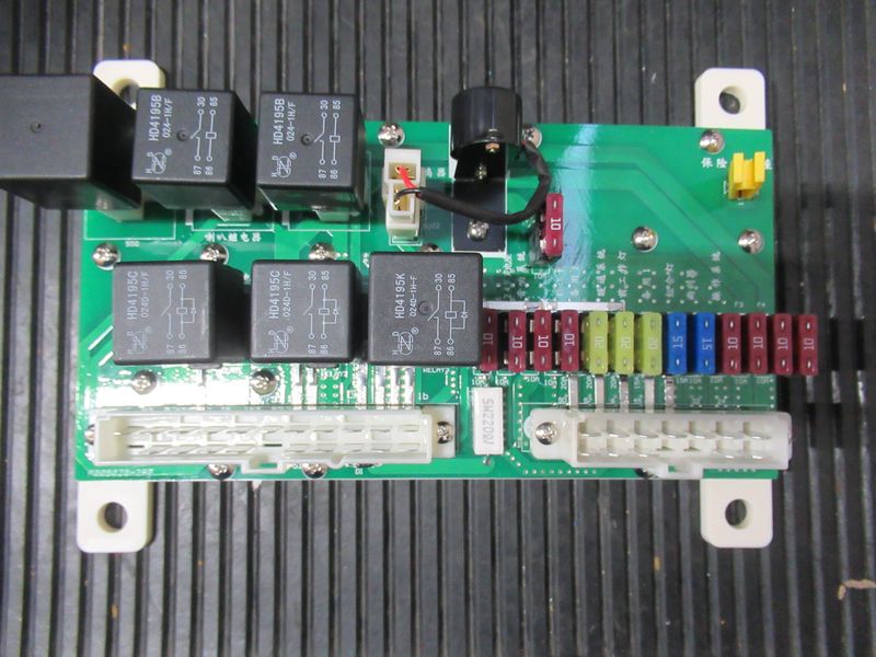 Блок предохранителей LG833N