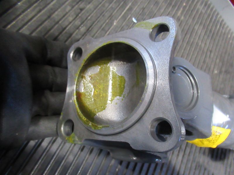 Вал карданный коробки CDM835