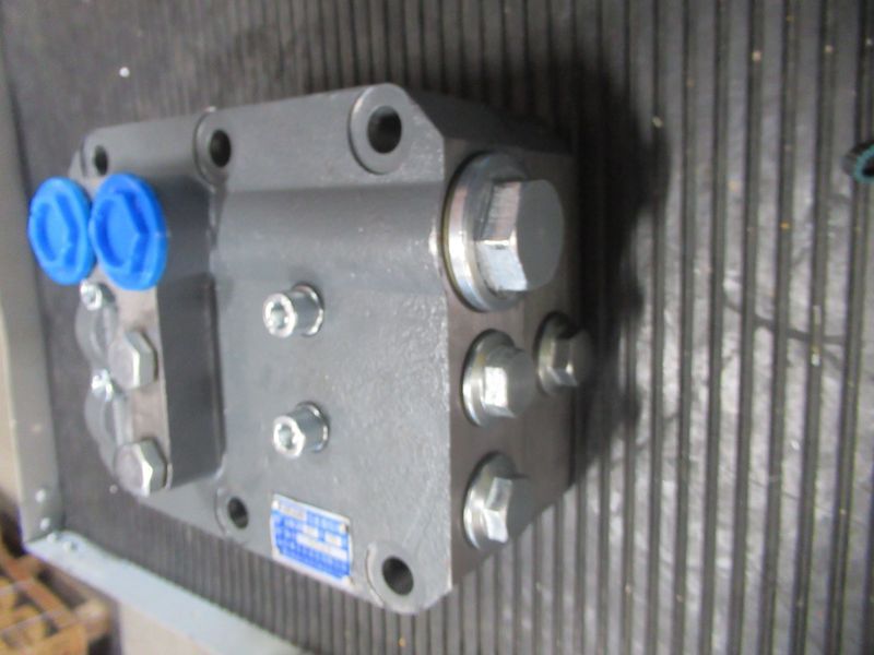Гидрораспределитель коробки CDM835