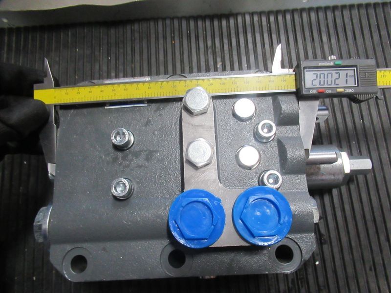 Гидрораспределитель коробки CDM835